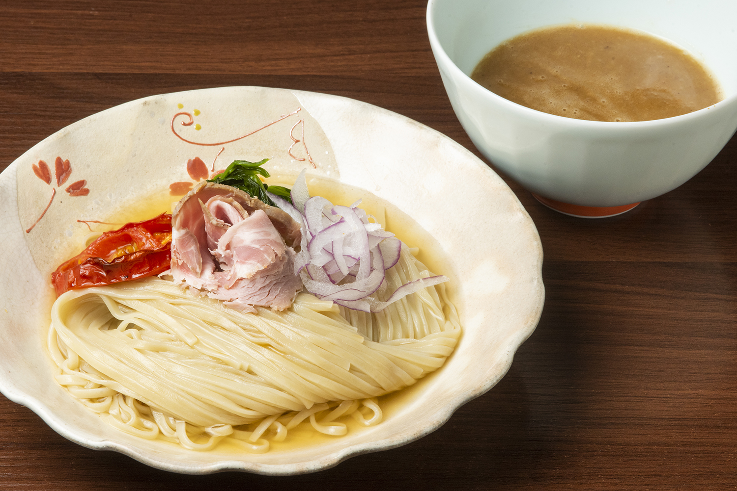湘南の銘柄豚を炊き出した濃厚な豚骨つけ麺！ 「53's Noodle」が3日間