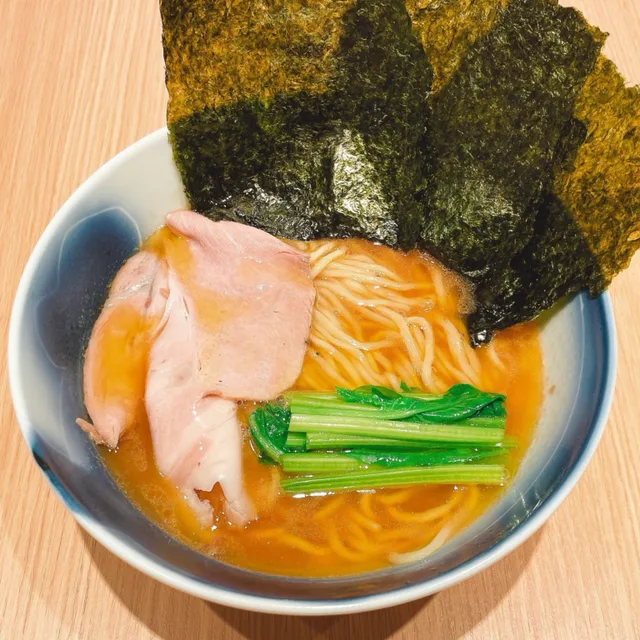 川俣シャモと小江戸黒豚の家系ラーメン