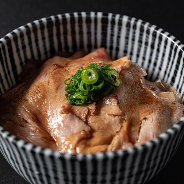 炙りチャーシュー丼