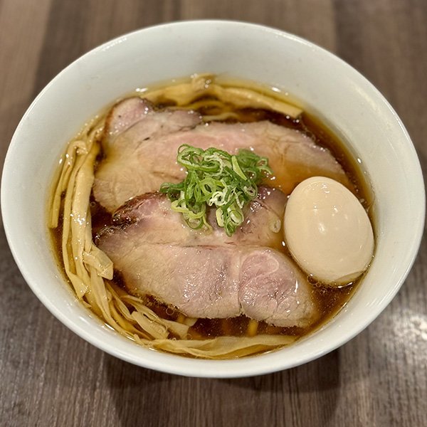 鶏冠の醤油そば味玉入り