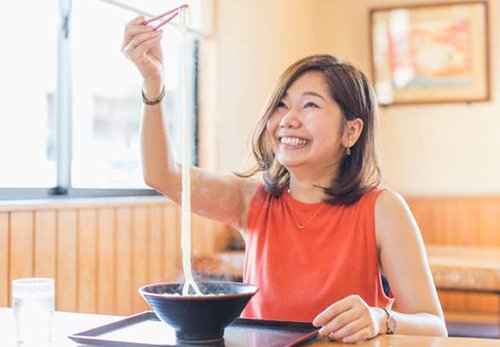 井上こん