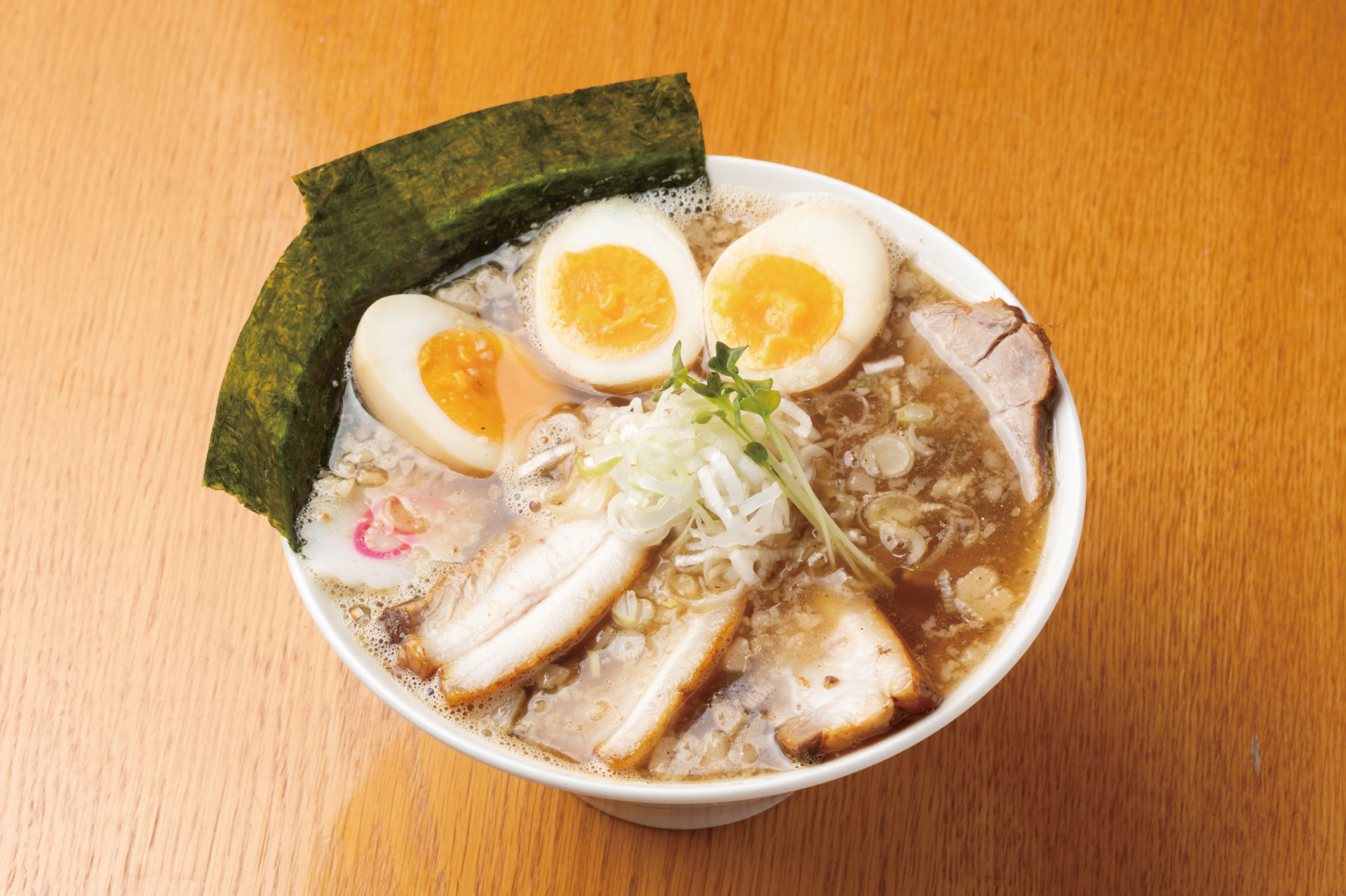 にぼしラーメン 太麺 全部のせ 1350円 ra-menDX_main.jpg