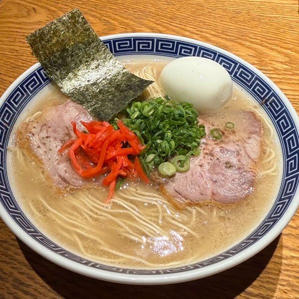 長浜ラーメン ゆで卵入り