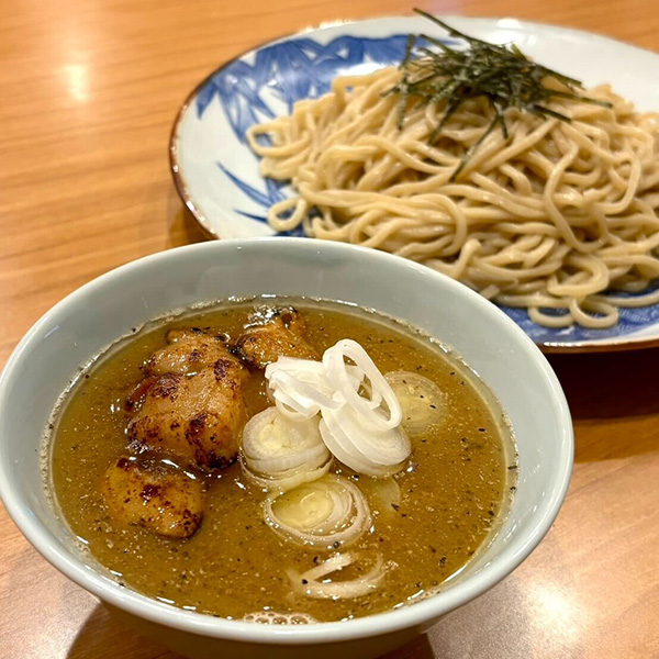 鶏と豚のホルモンつけ麺