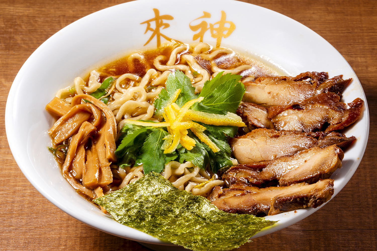 味の決め手はショウガが香る自家製鶏油！ 山形ご当地ラーメンを気鋭店