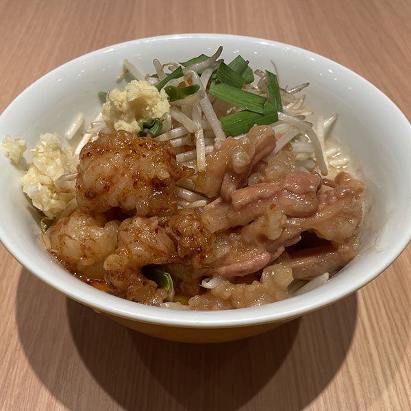 牛ホルモン濃厚味噌らーめん