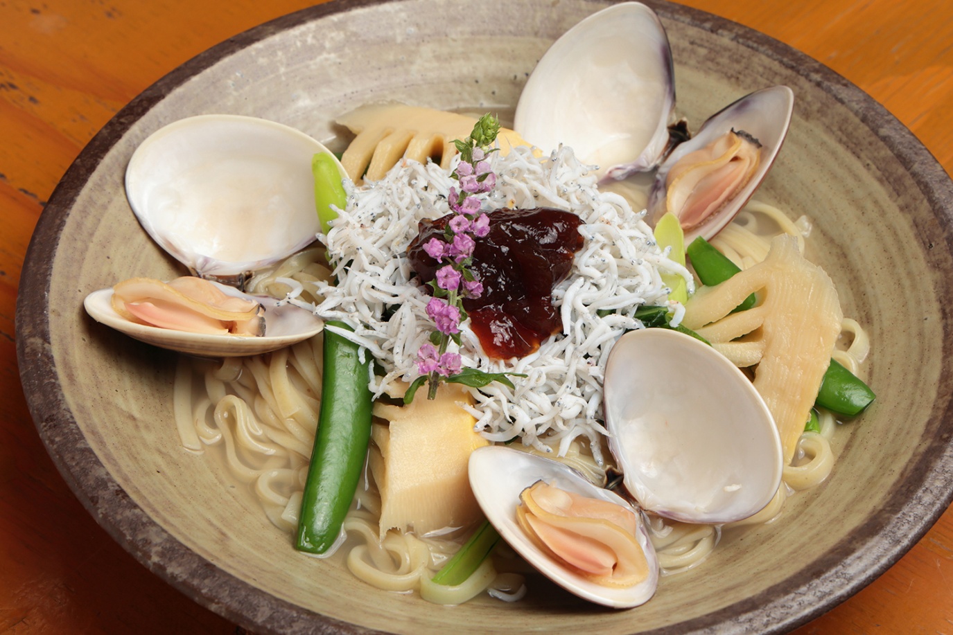 旬のハマグリや春野菜がたっぷり！大阪・千林「らーめんMARCO」に