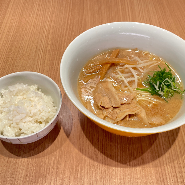 徳島ラーメン(卵なし)ごはんセット