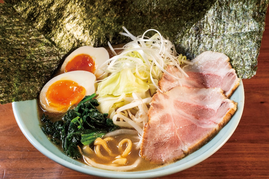 どんなシーンでも食べたい時に！ 新宿・歌舞伎町で大人気の濃厚豚骨