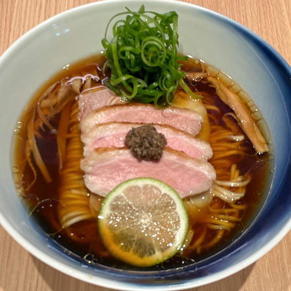 【5/17(金)11時~数量限定】鴨ロースと黒トリュフの醤油らぁめん