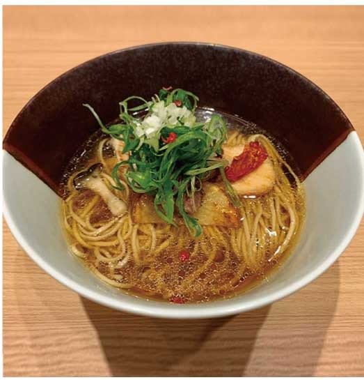 「絶品コンソメラーメン」
