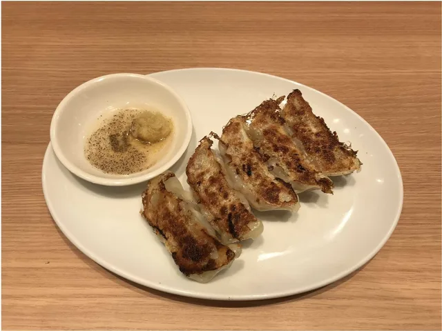 「国産もち豚餃子」