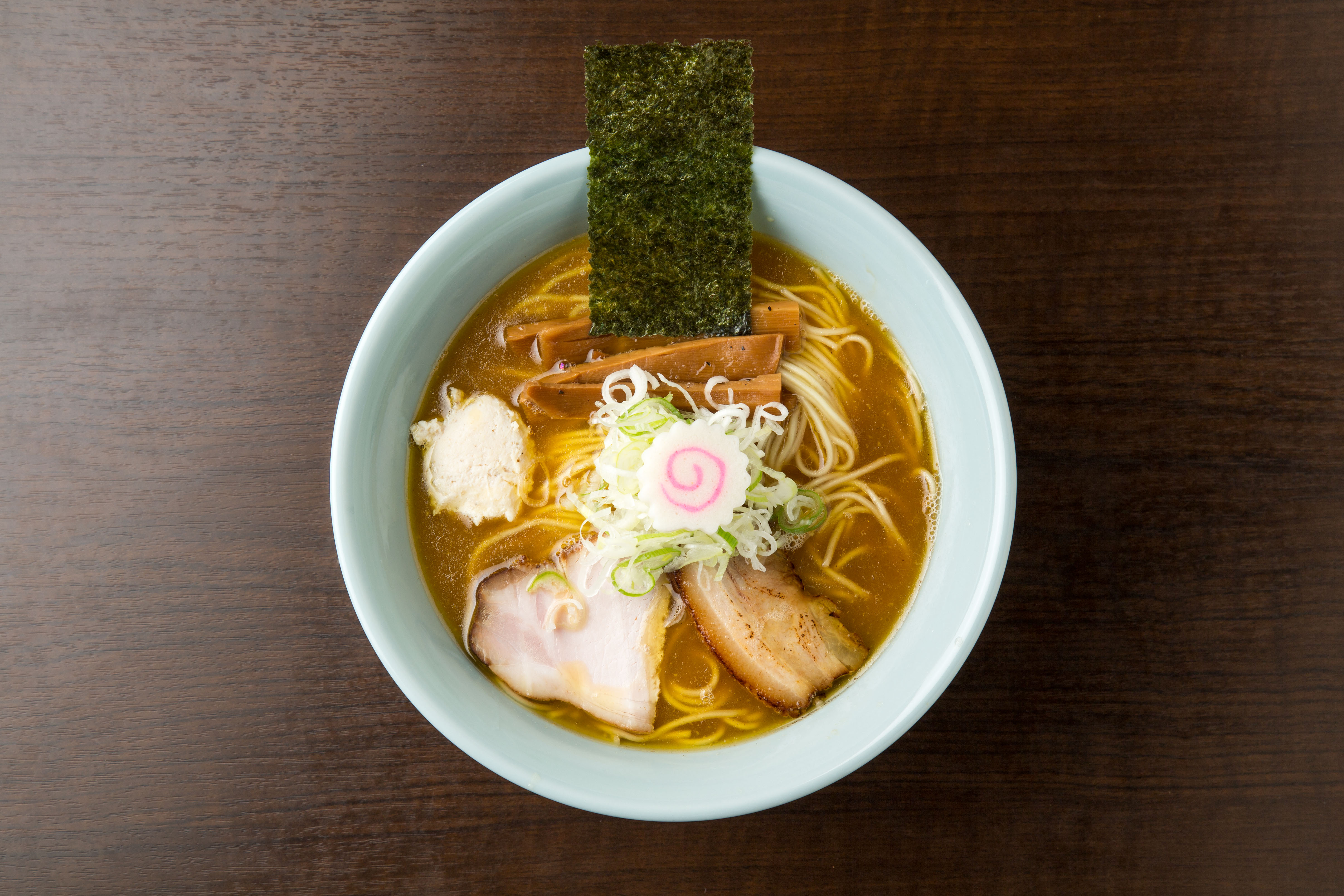 「トンぱちラーメン」(1600円) 心繋_02.jpg