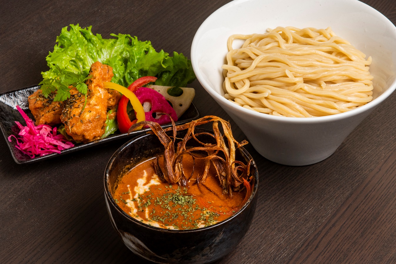 茨城産の完熟トマト＆ご当地ヨーグルトが隠し味！ 「自家製麺つけそば