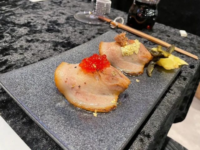 金華豚の金握り(Golden Poke)