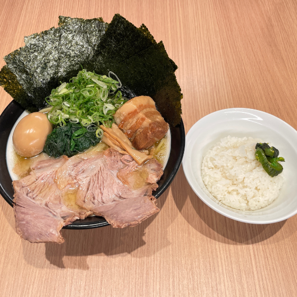 豚骨醤油スペシャルご飯セット