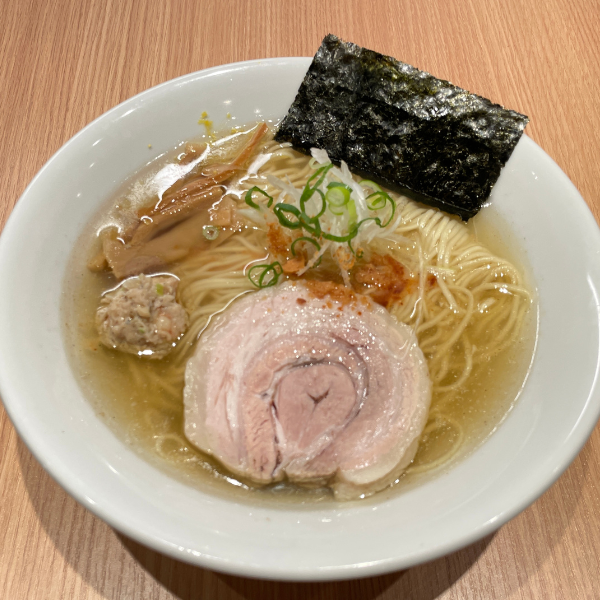 【ひるがお作】地鶏とホタテの塩ラーメン